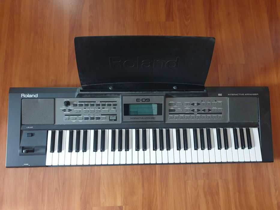 Orgão Roland E-09