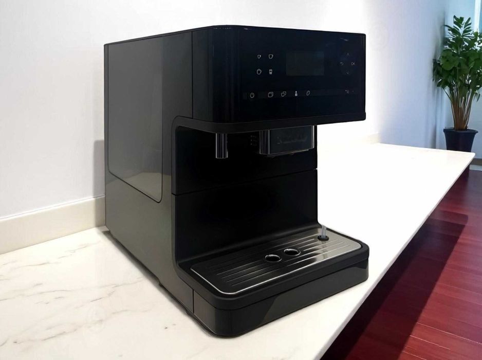 Miele / Міле Кавомашина CM 6350, автомат, сенсор, чорна