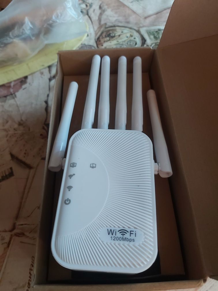Продаю WiFi репитер