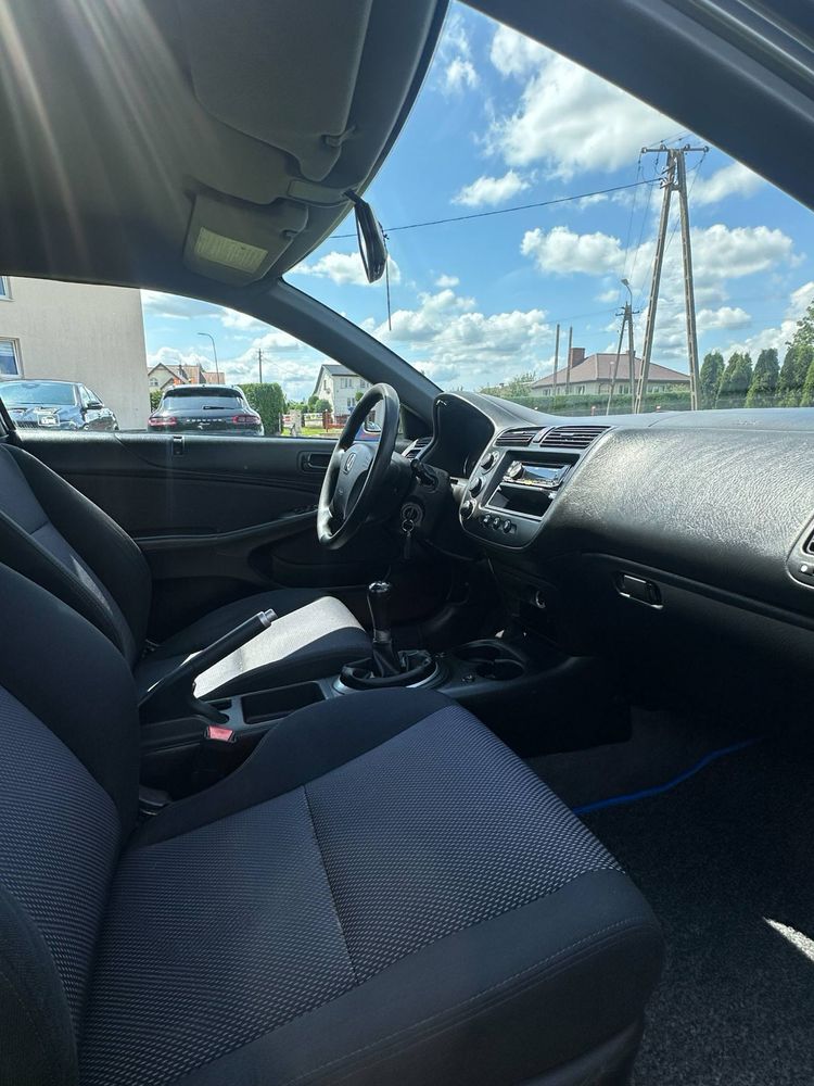 Honda civic coupe 1.7 2004 przebieg 275000