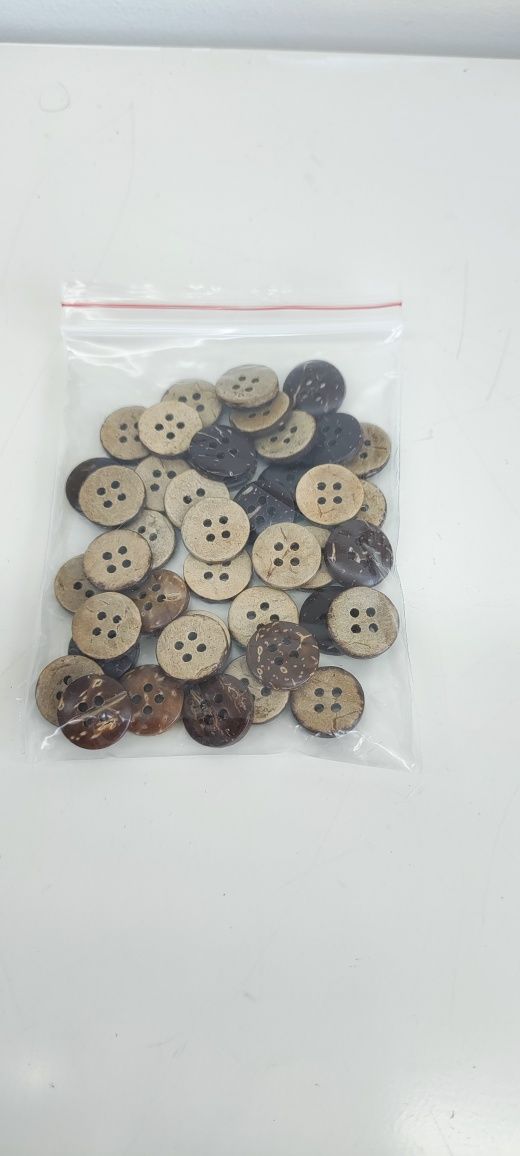 Botões de côco autênticos