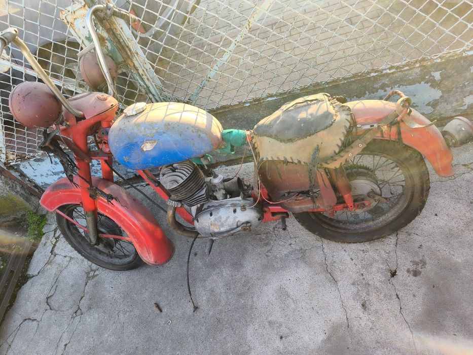 Jawa 175   stan jak na foto plus druga rama Dudek lelek sport