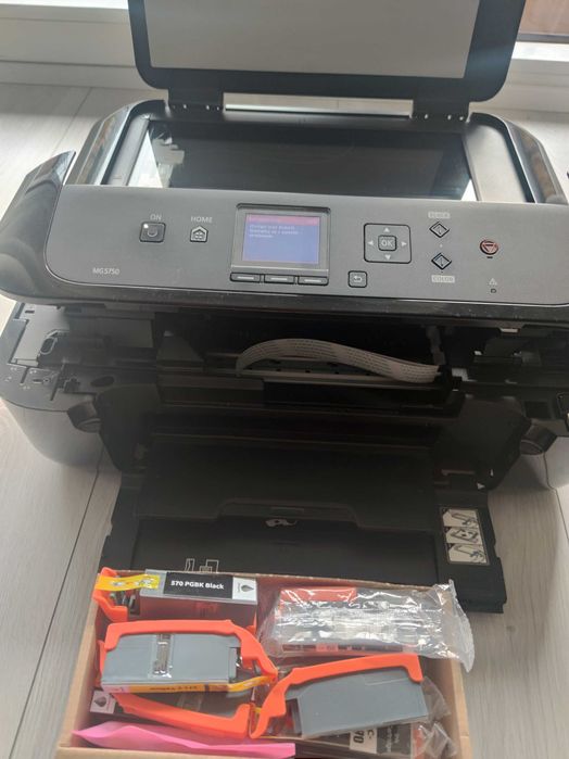 Canon Pixma + 12 Tuszy. Błąd 5B00