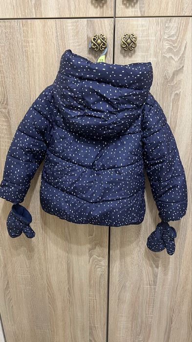 Зимова куртка. розмір 116. Ціна 400грн.