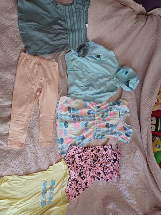 Zestaw dziewczęcych ubrań 146/152