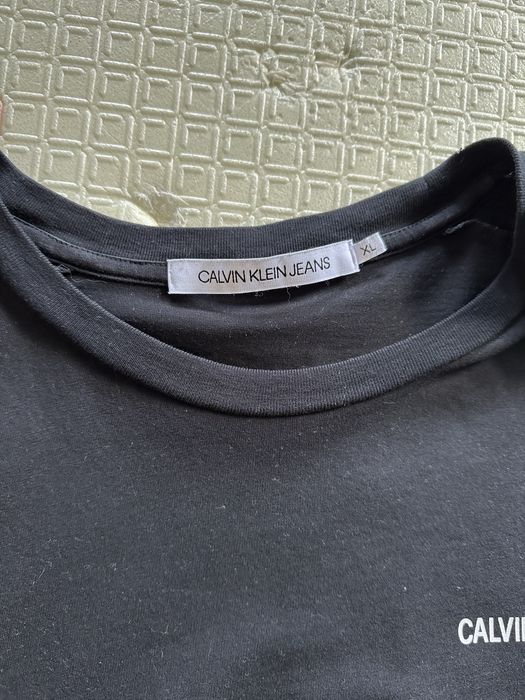 Футболка с длинным рукавом Calvin Klein. Лонгслив