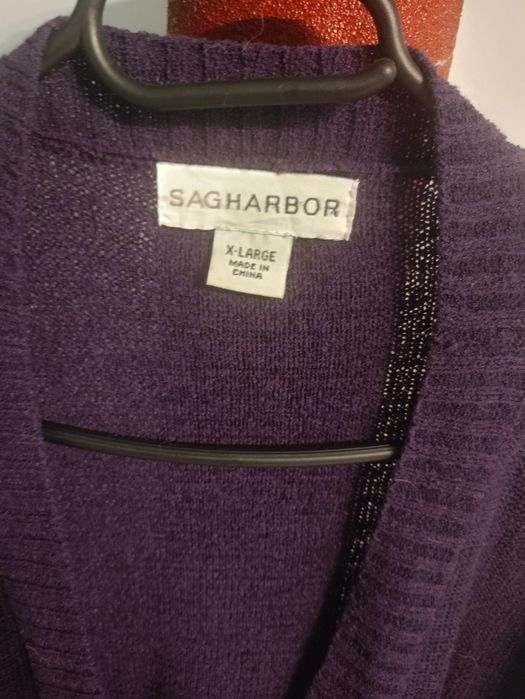 Krótka narzutka sweterek