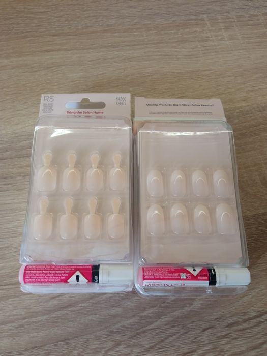 Набір накладних гелевих нігтів Kiss