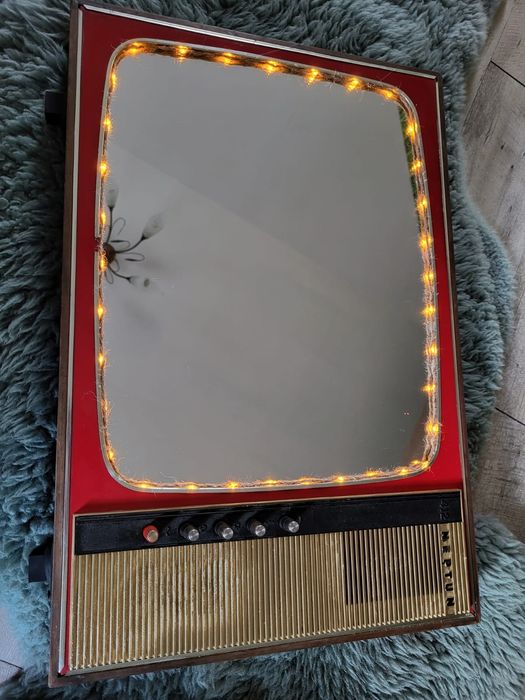 Lustro. Prl. Vintage. Telewizor