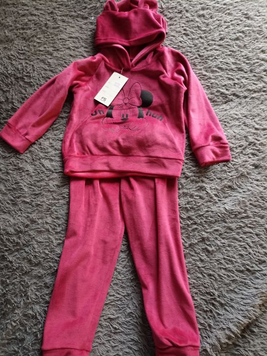 Дитячі костюми, сукні, лосини