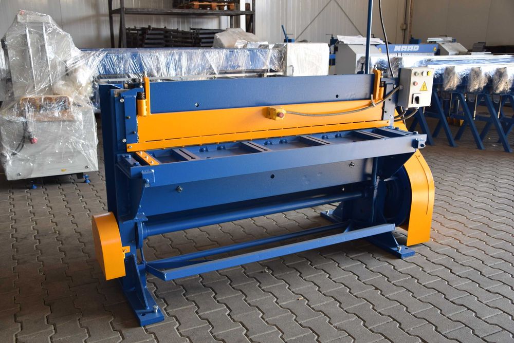 Mechaniczna gilotyna do blachy 1500/1.5 mm
