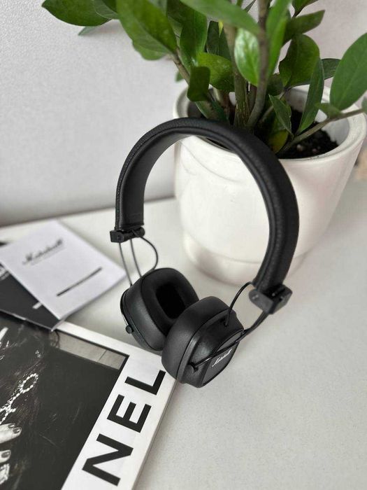 Marshall Major IV чорні — 80 годин роботи, стиль та звук