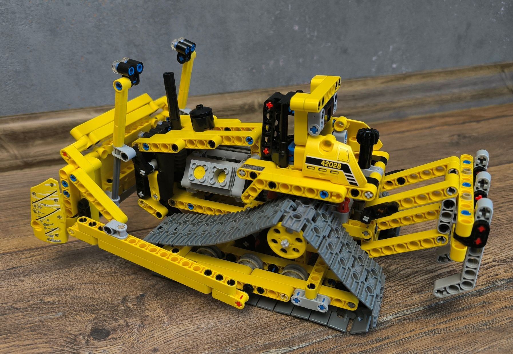 LEGO Technic 42028 оригинал, инструкции