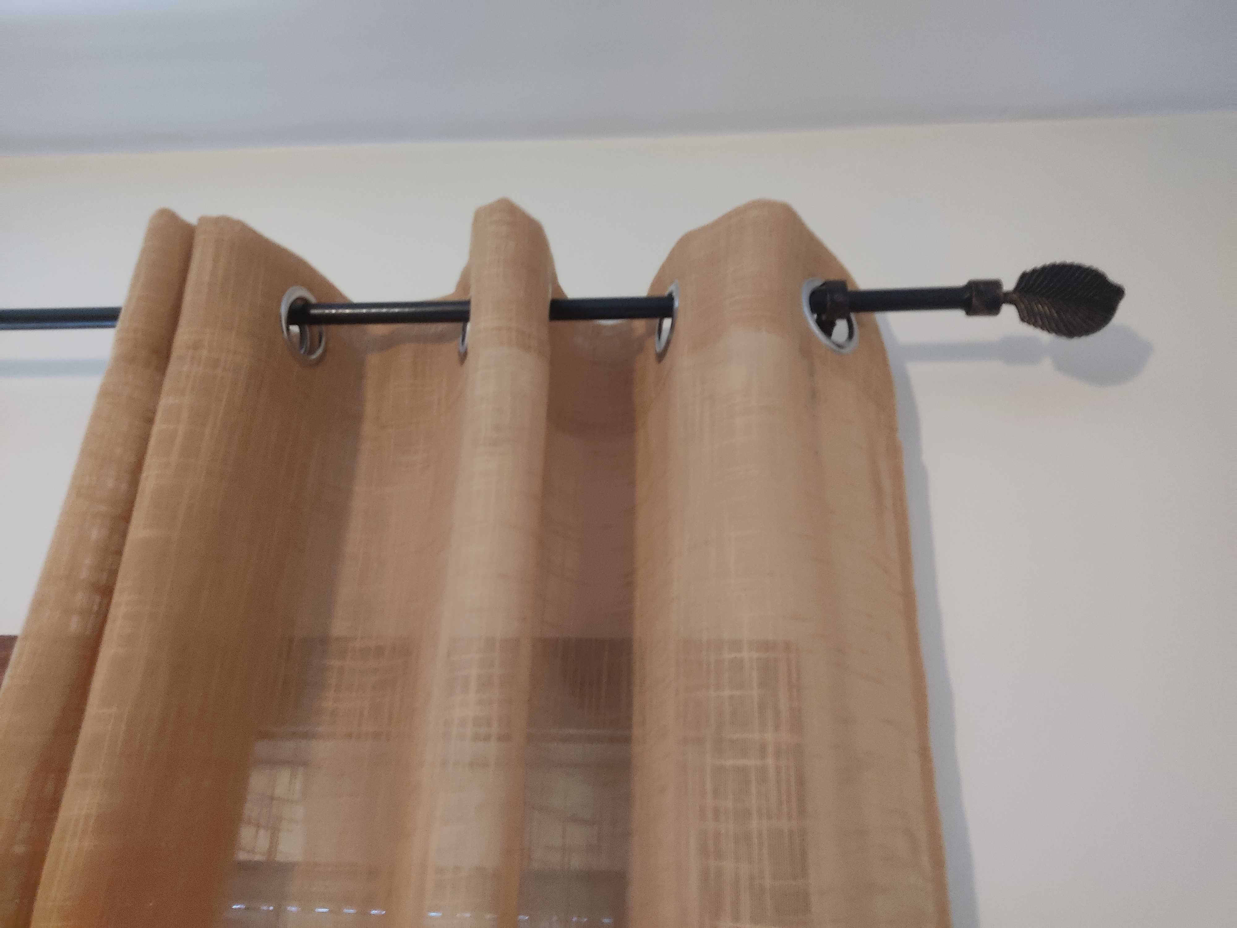 Vendo conjunto de cortinados e varão