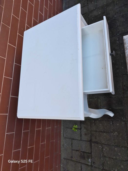 Drewniana toaletka dla dziewczynki