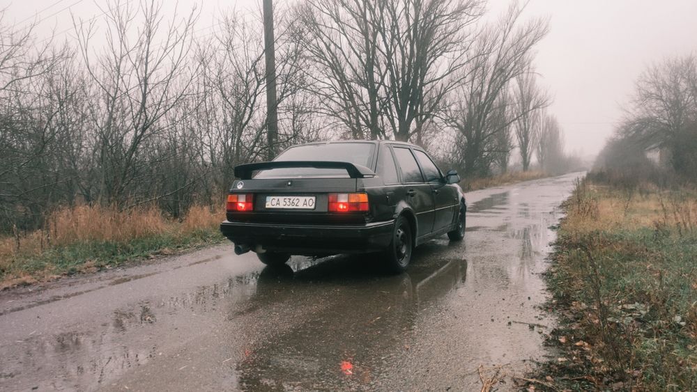 Volvo 440 Black.