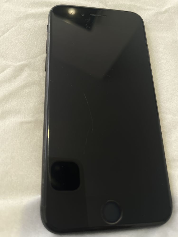 Продам iPhone 7 черный