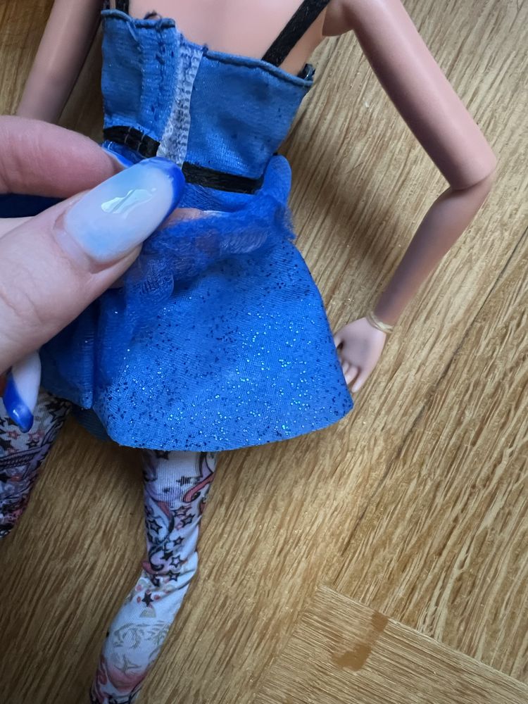 Barbie my scene szaleństwo ruchów Chelsea oraz ubrania Kennedy i Nia