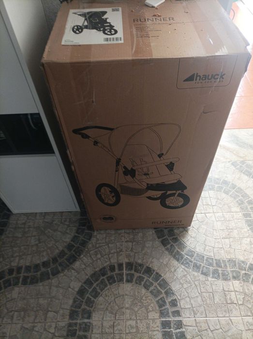 Carrinho de passeio Runner da marca Hauck