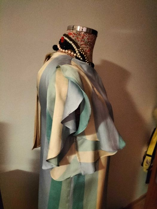 Vestido fresco tecido fluido