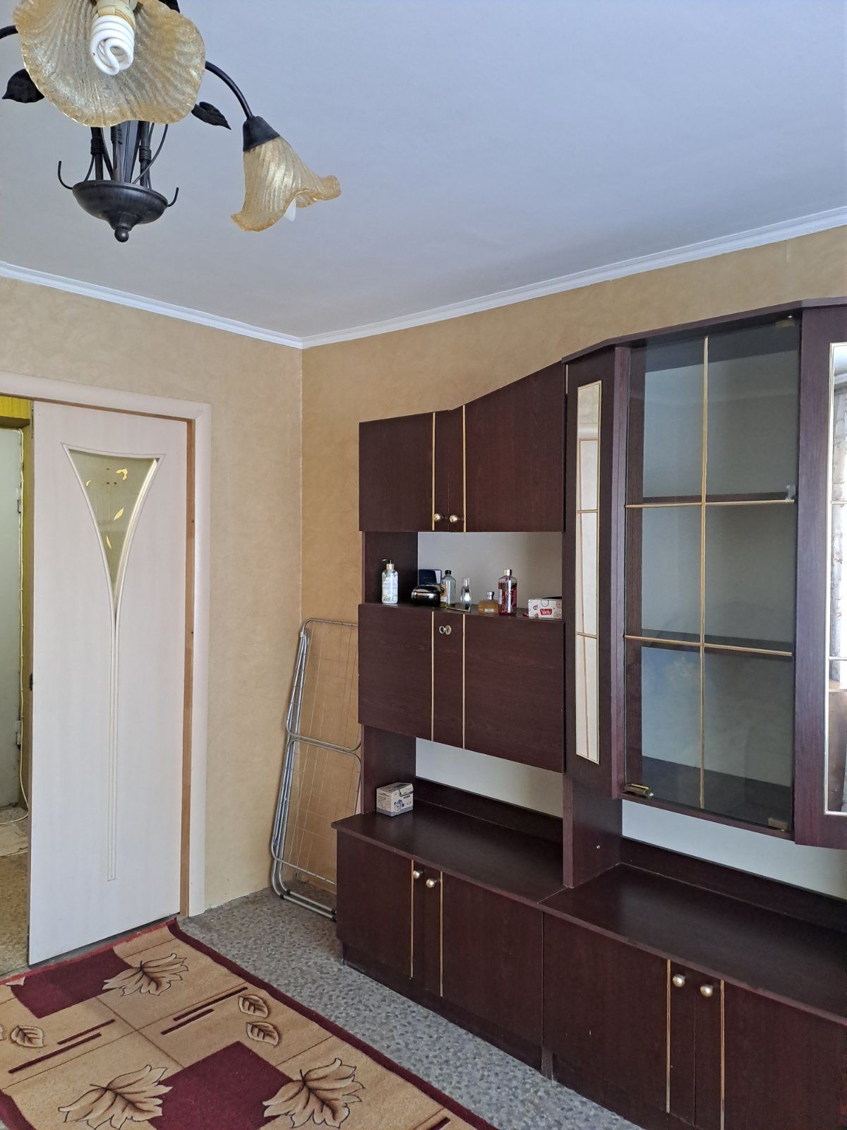 Сдам 2к в Новомосковске(Самар),5/9,кирп.50м2,р-н  хлебзавода,10000грн