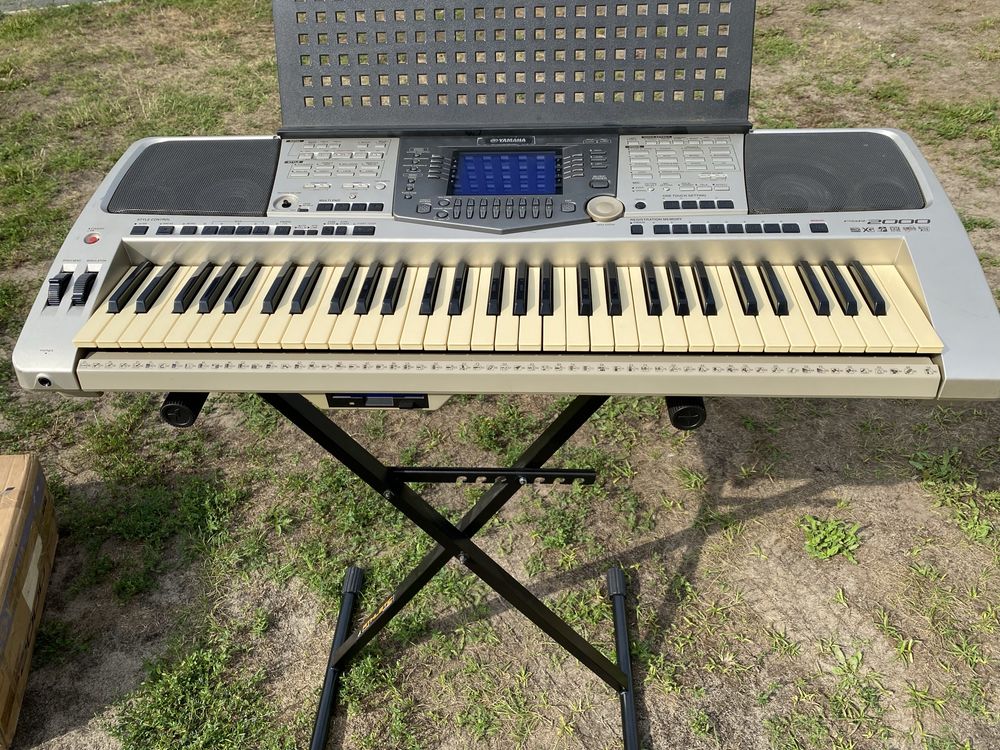 Yamaha PSR 2000 keyboard