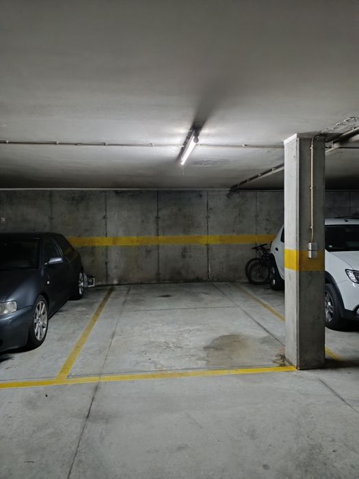 Garagem na Maia arrenda-se (Chantre)