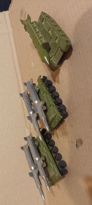 23 stare metalowe radzieckie modele techniki wojskowej