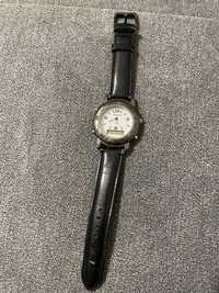 Czarny skórzany zegarek