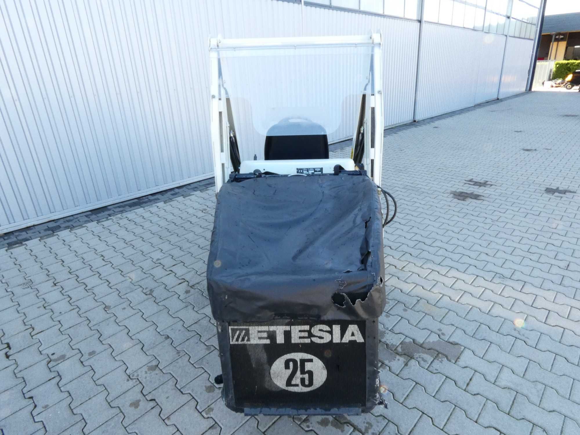 Traktorek kosiarka Etesia Hydro 100 Diesel 20HP (300502) Baras