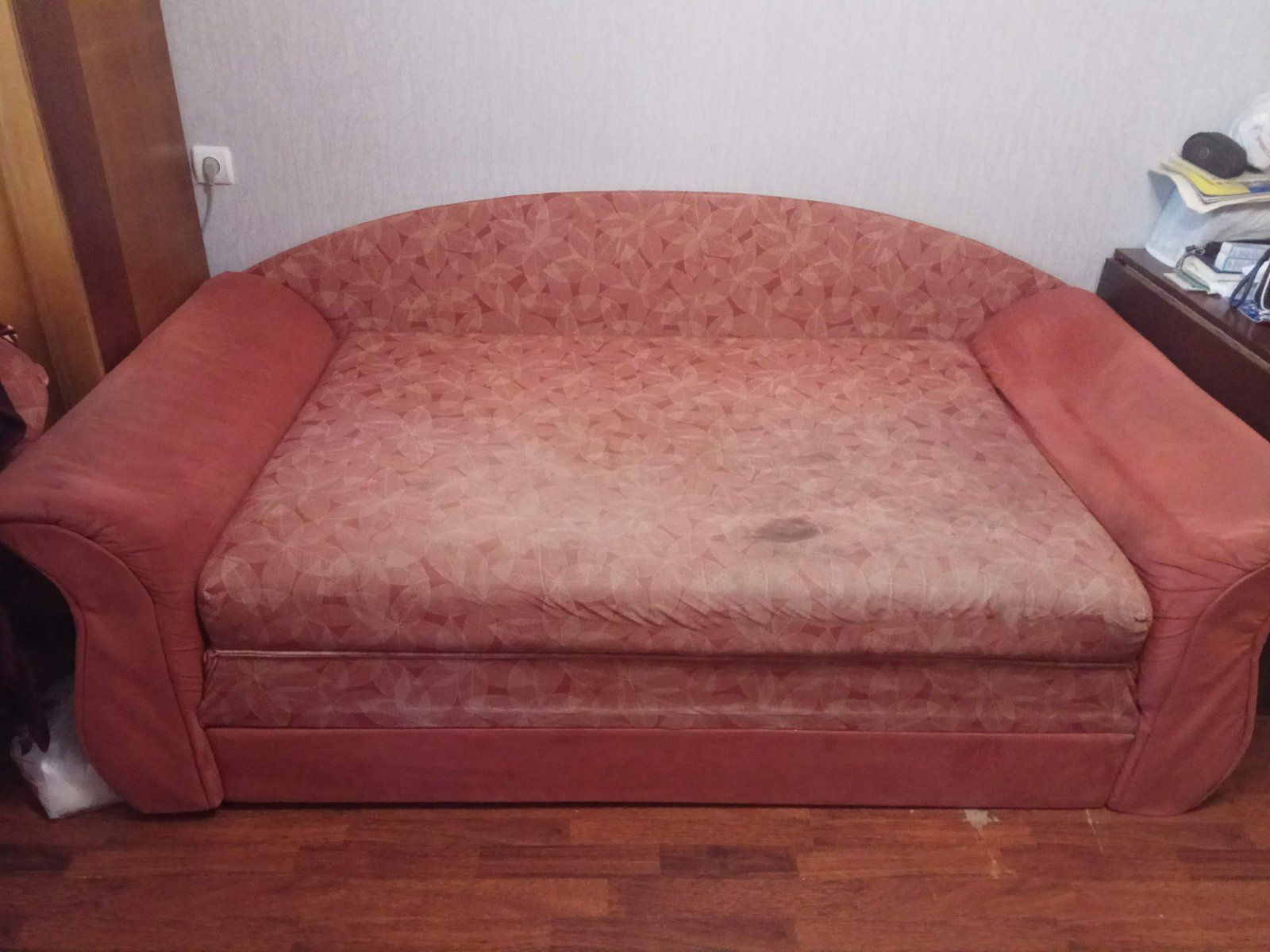 Продам диван б/в