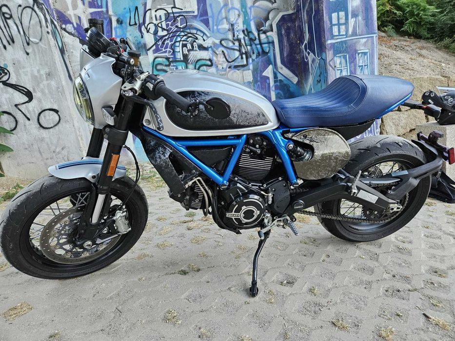 Ducati Scrambler cafe racer 2020