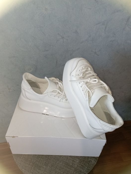 Туфли для модницы 36 р.