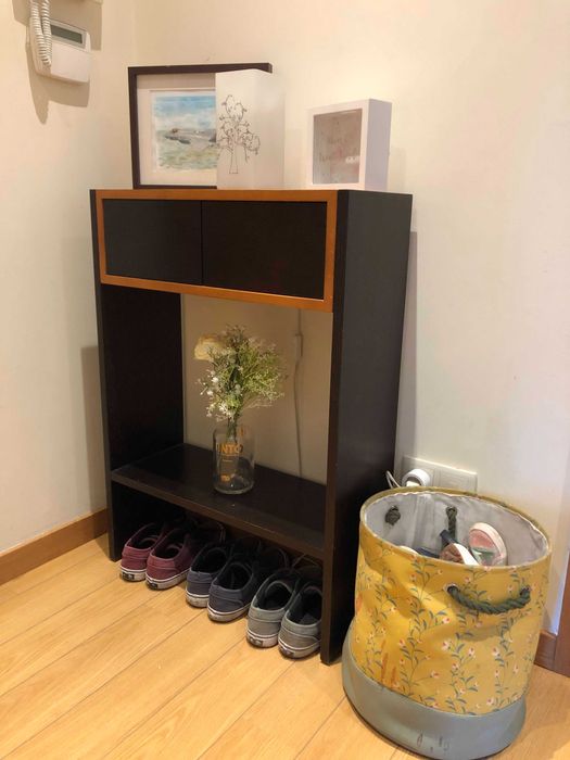 Móvel de Entrada / Consola em Madeira Escura e Mel – 70€ (negociável)