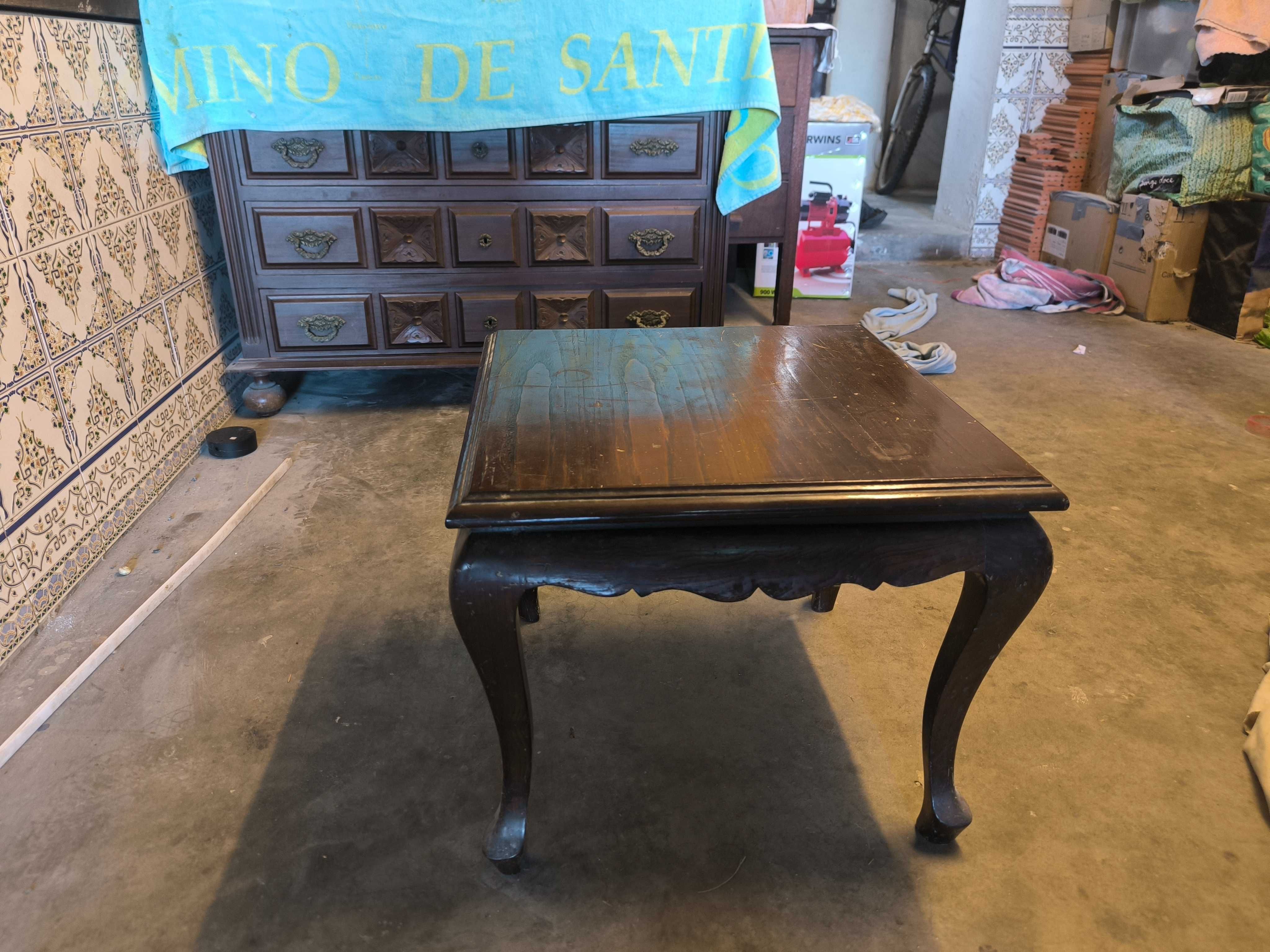 Mesa de centro pequena antiga-Mogno