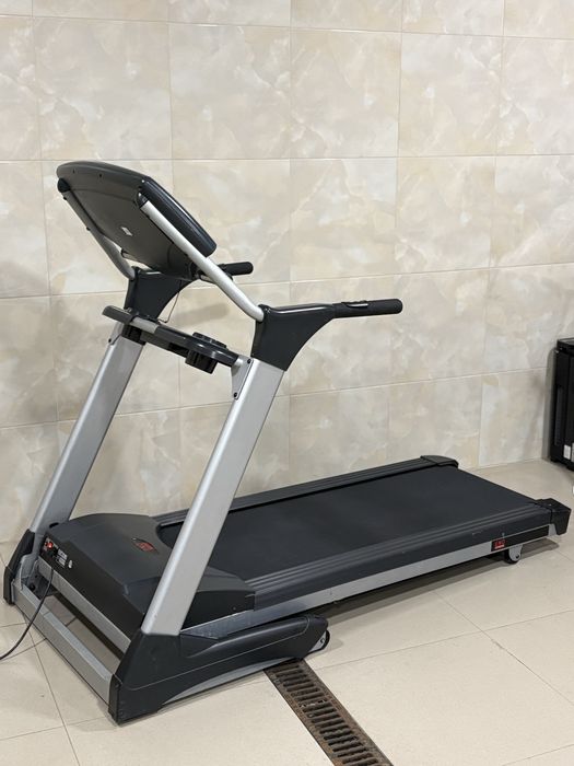 Бігова доріжка U.N.O. Laufband LTX4