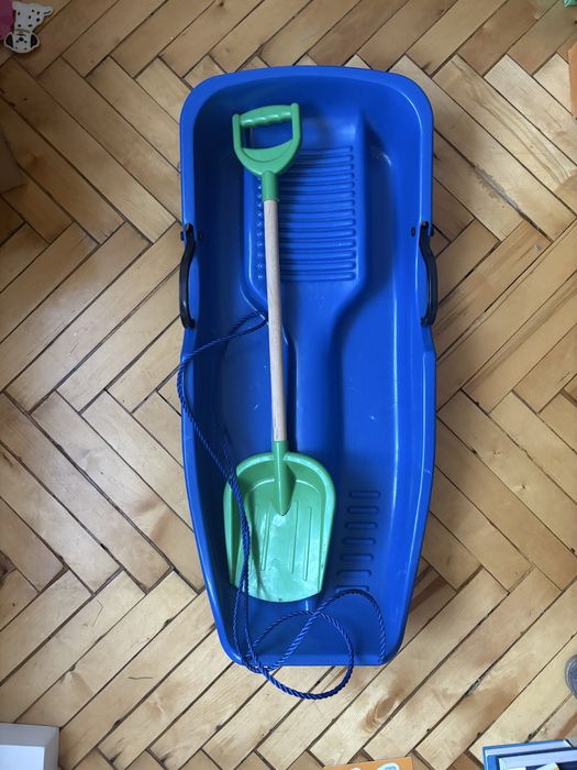 Детские санки из пластмассы