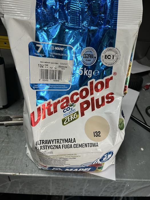 Sprzedam fuge Mapej 5kg o numeze 132