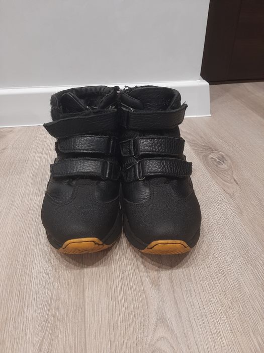 Продамо шкіряні ботінки черевики чобітки зимові