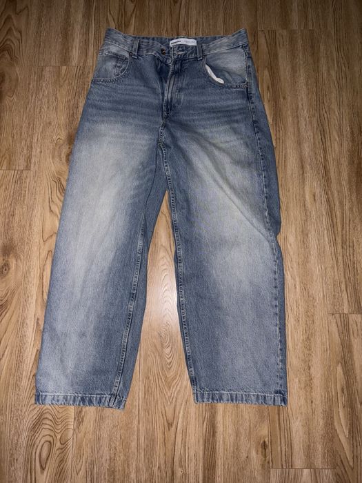 дуже мішкуваті джинси bershka