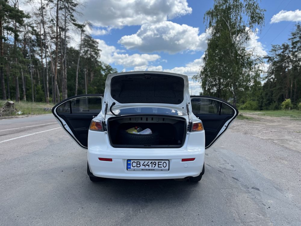 Продам автомобіль Mitsubishi Lancer