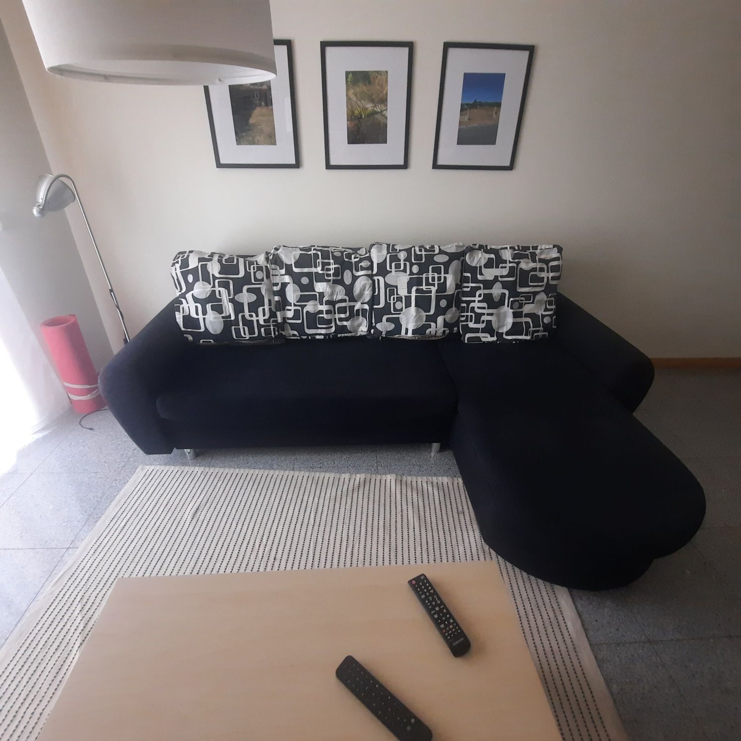 Sofá preto chaise longue