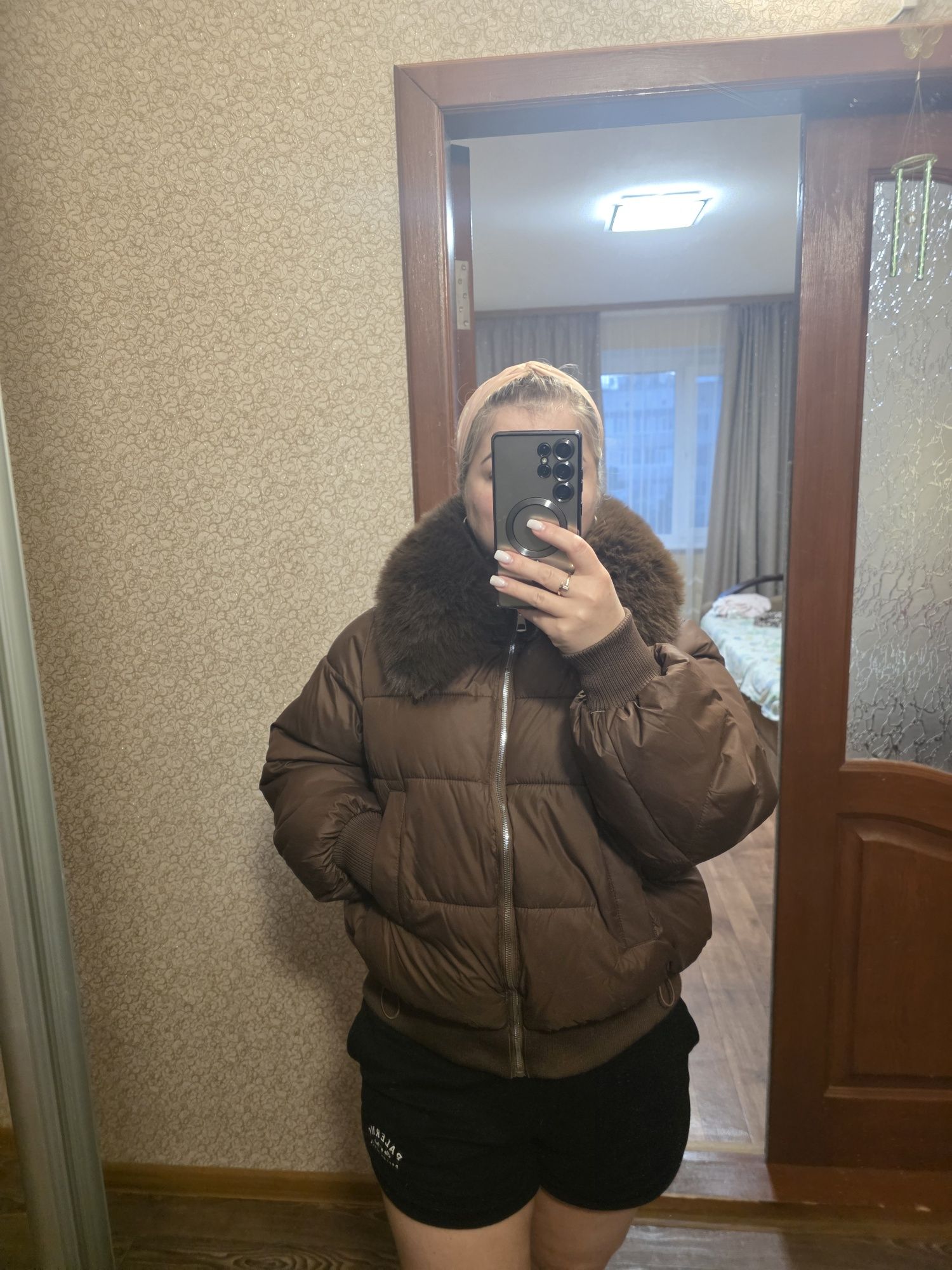 Жіноча зимова куртка