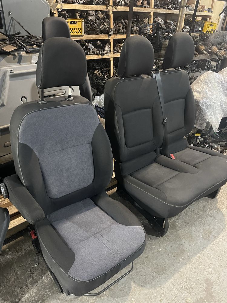 Сидіння водія водійське сидение Renault Trafic Opel Vivaro