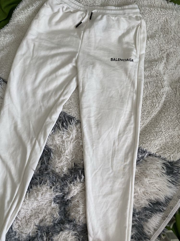 Продам женские спортивные штаны balenciaga xxl