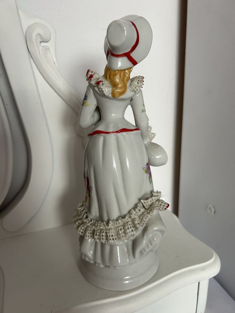 Figurka dama, porcelanowa dekoracja. Nr.6523