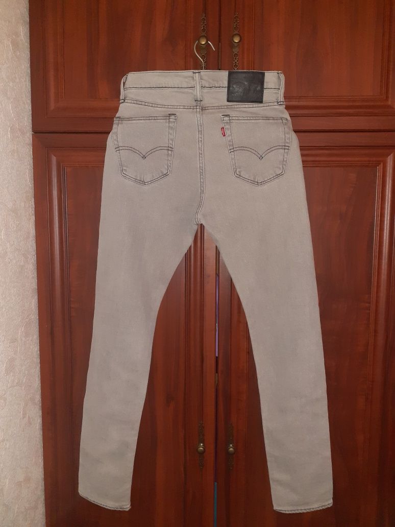 Джинсы от Levi's