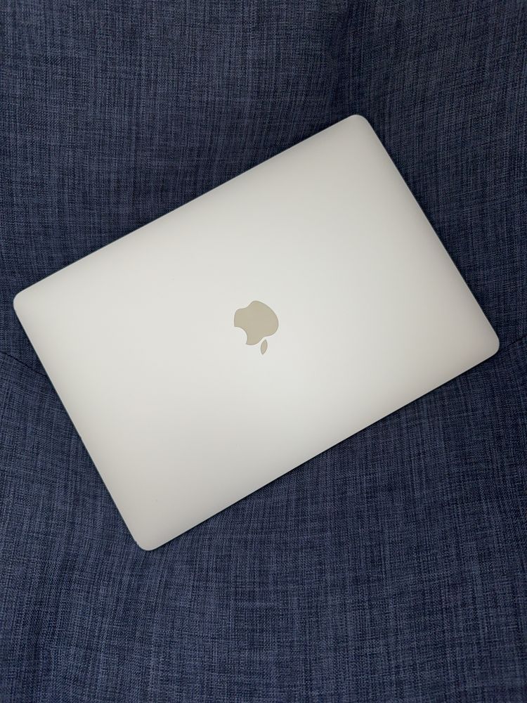 Macbook Air 13 2020 i5 1.1/3.5 Ghz ,8 gb Ram, 512Gb ssd , 94% АКБ