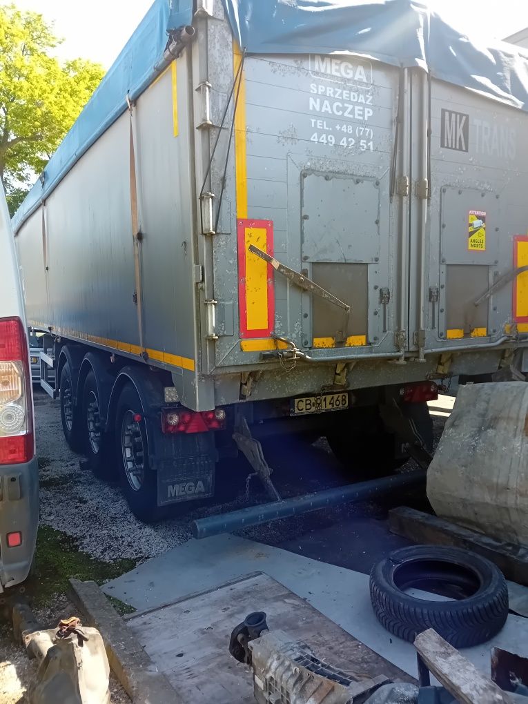 Naczepa Wywrorka Mega Aluminiowa 40m Klapo-drzwi  1-właściciel