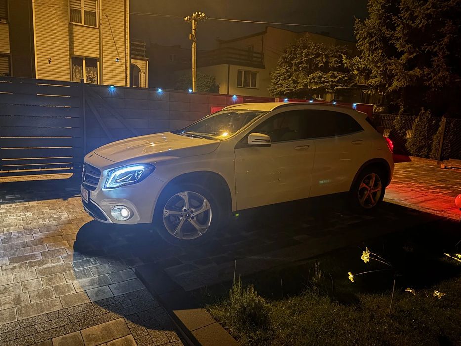 Mercedes-Benz GLA Mercedes GLA 250 4MATIC